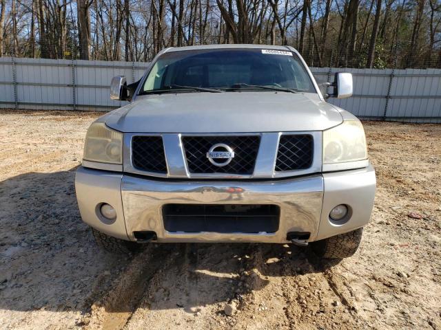 1N6AA07B05N580091 - 2005 NISSAN TITAN XE SILVER photo 5