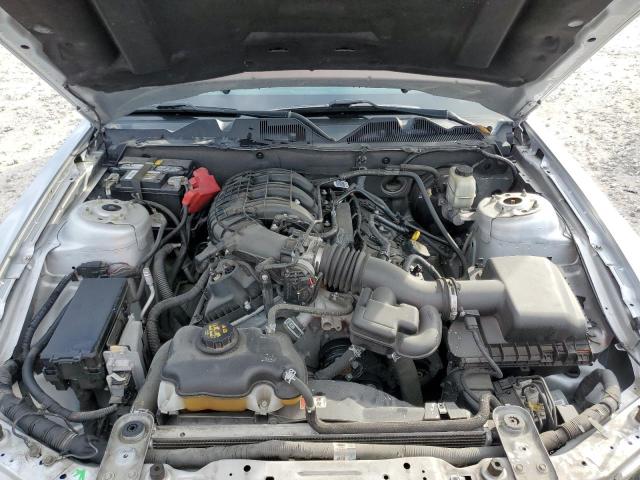 1ZVBP8AM9E5316329 - 2014 FORD MUSTANG SILVER photo 11