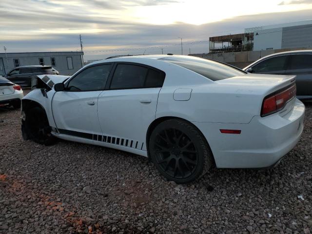 2C3CDXBG1DH563536 - 2013 DODGE CHARGER SE WHITE photo 2