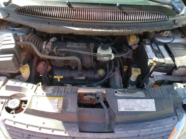 2C8GP34342R667144 - 2002 CHRYSLER TOWN & COU EL SILVER photo 12