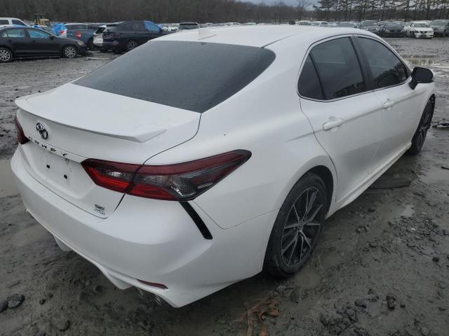 4T1G11BK9NU070575 - 2022 TOYOTA CAMRY SE WHITE photo 3