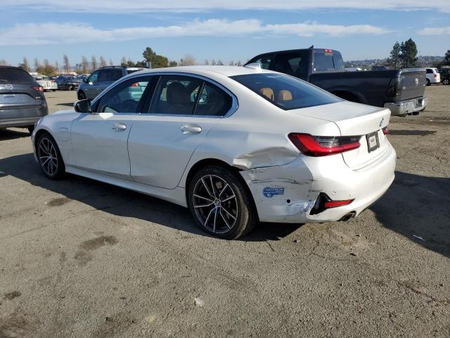 3MW5P7J07M8B77243 - 2021 BMW 330E WHITE photo 2