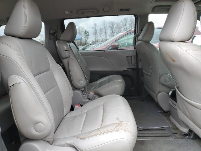 5TDYK3DC3FS637103 - 2015 TOYOTA SIENNA XLE WHITE photo 11