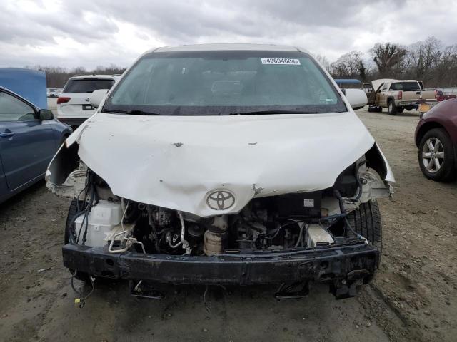 5TDYK3DC3FS637103 - 2015 TOYOTA SIENNA XLE WHITE photo 5