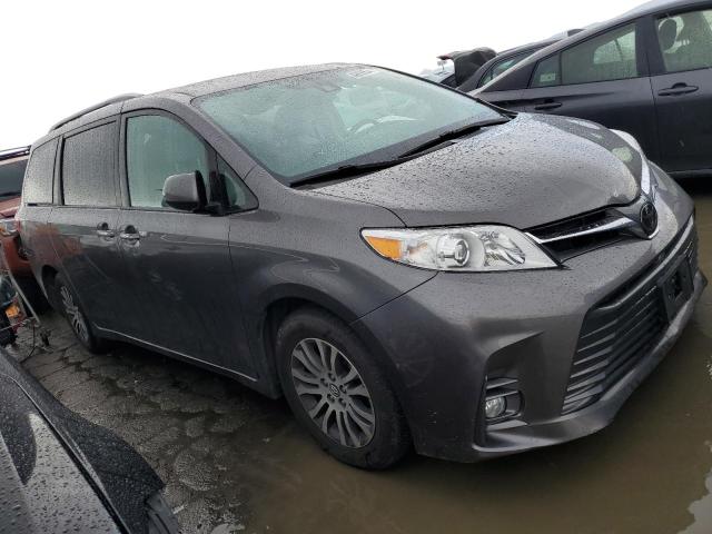 5TDYZ3DC1JS936450 - 2018 TOYOTA SIENNA XLE GRAY photo 4