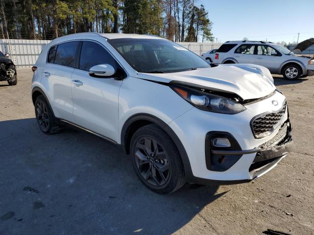 KNDP63AC1L7633688 - 2020 KIA SPORTAGE S WHITE photo 4