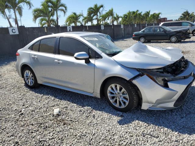 JTDHPMAE2MJ158274 - 2021 TOYOTA COROLLA LE SILVER photo 4