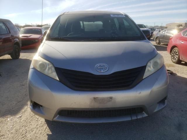 5TDKA3DC8CS010692 - 2012 TOYOTA SIENNA BASE SILVER photo 5