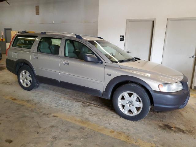 YV1SZ592651200702 - 2005 VOLVO XC70 GOLD photo 4