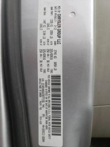 2C4RVAAG4CR277156 - 2012 VOLKSWAGEN ROUTAN S SILVER photo 13