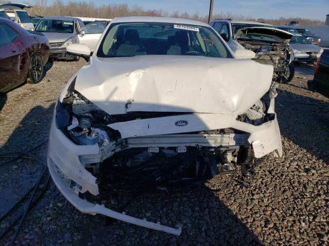 3FA6P0H72JR227219 - 2018 FORD FUSION SE WHITE photo 5