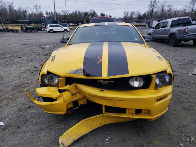 1ZVFT82HX55196510 - 2005 FORD MUSTANG GT YELLOW photo 5
