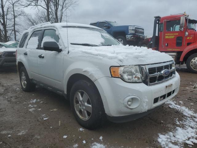 1FMCU9D78CKB83522 - 2012 FORD ESCAPE XLT WHITE photo 4