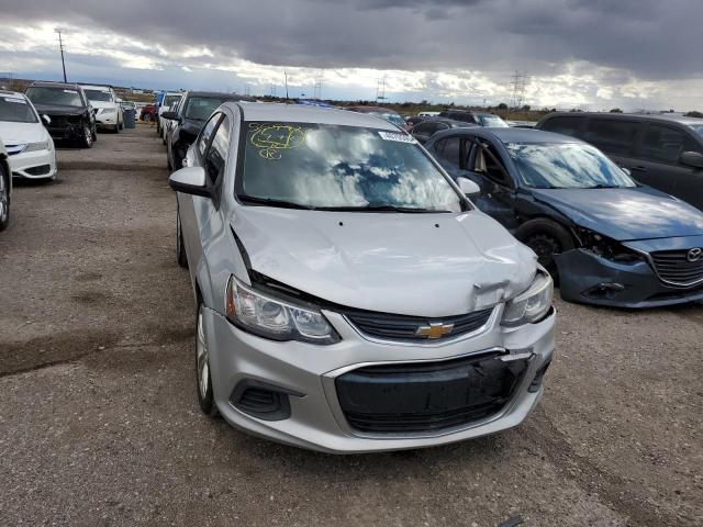 1G1JB5SHXJ4124908 - 2018 CHEVROLET SONIC LS ვერცხლისფერი ფოტო 5