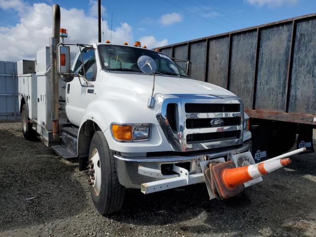 3FRXF7FJ0DV016852 - 2013 FORD F750 SUPER DUTY WHITE photo 4