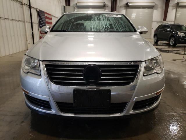 WVWAK73C28E004711 - 2008 VOLKSWAGEN PASSAT KOMFORT SILVER photo 5