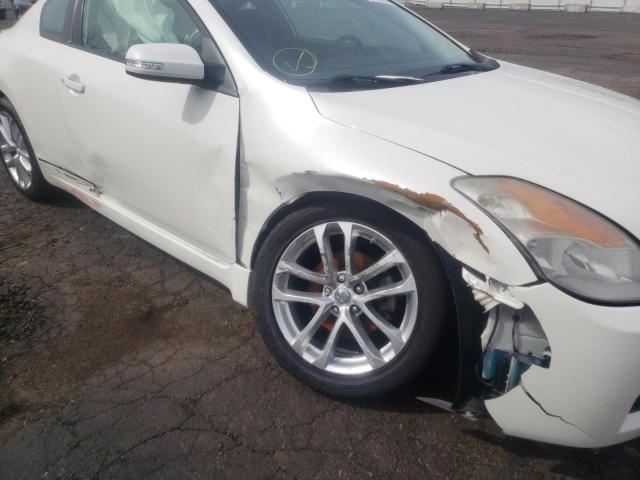 1N4BL24E59C184127 - 2009 NISSAN ALTIMA 3.5SE WHITE photo 9