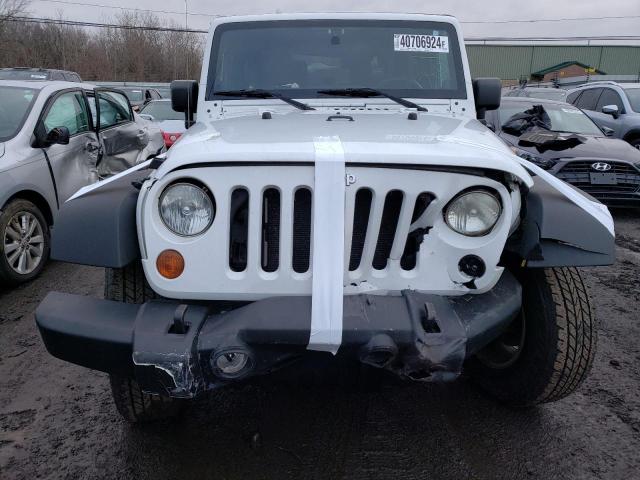 1C4AJWAG2CL205385 - 2012 JEEP WRANGLER SPORT WHITE photo 5