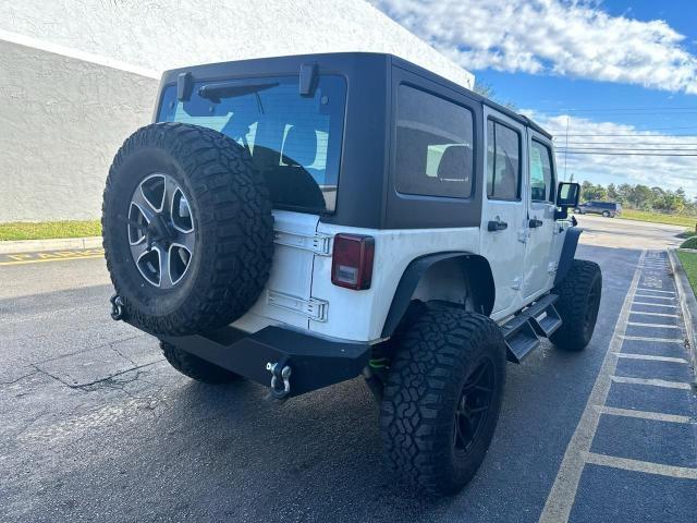 1C4HJWEGXJL930349 - 2018 JEEP WRANGLER U SAHARA WHITE photo 3