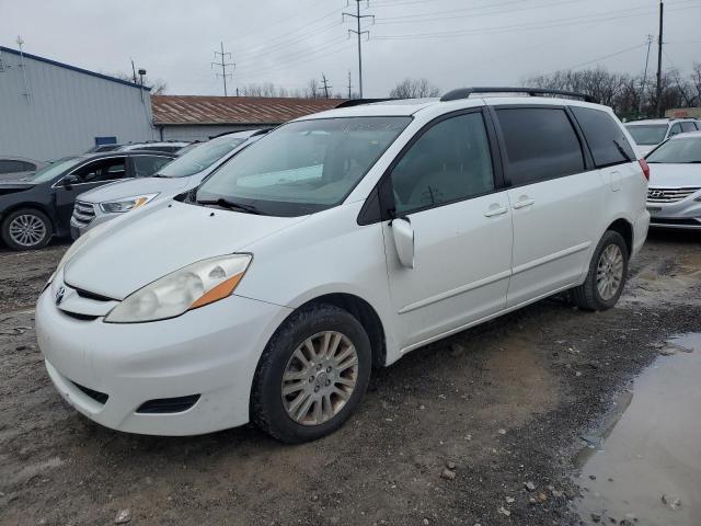 5TDBK22C19S026106 - 2009 TOYOTA SIENNA XLE WHITE photo 1