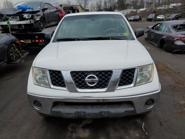 1N6AD09W77C421946 - 2007 NISSAN FRONTIER CREW CAB LE WHITE photo 5