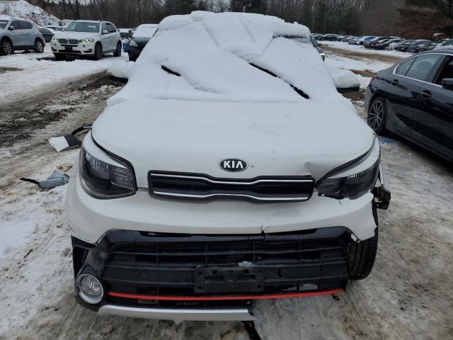 KNDJX3AA5K7629434 - 2019 KIA SOUL ! WHITE photo 5