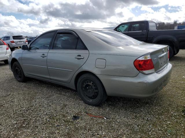 4T1BE30K35U978100 - 2005 TOYOTA CAMRY LE SILVER photo 2