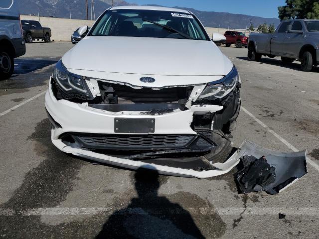 5XXGT4L35LG392866 - 2020 KIA OPTIMA LX WHITE photo 5