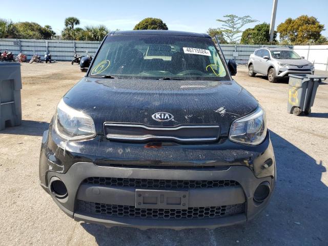 KNDJN2A2XJ7506381 - 2018 KIA SOUL BLACK photo 5