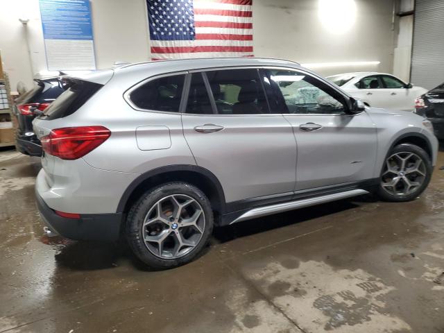 WBXHT3C33J5F90268 - 2018 BMW X1 XDRIVE28I ვერცხლისფერი ფოტო 3