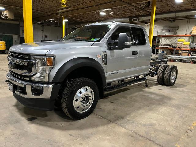 1FD0X5HT4NEE63787 - 2022 FORD F550 SUPER DUTY GRAY photo 2