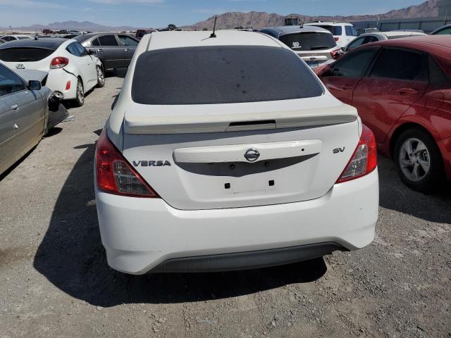 3N1CN7APXKL841934 - 2019 NISSAN VERSA S WHITE photo 6