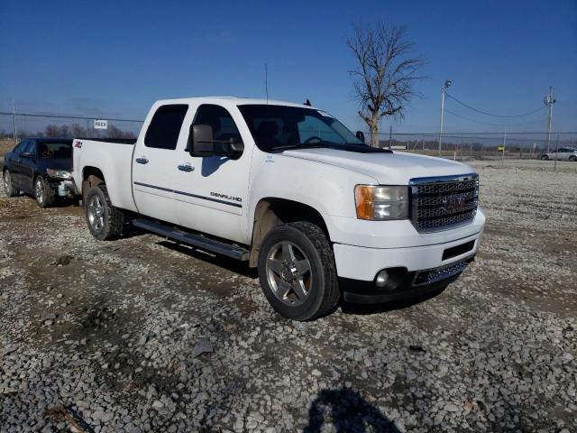 1GT125E87DF150765 - 2013 GMC SIERRA K2500 DENALI WHITE photo 4