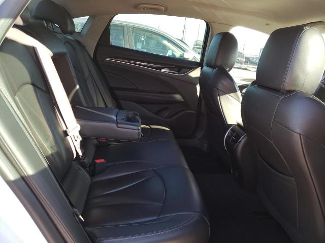 1G4ZP5SZ1JU135778 - 2018 BUICK LACROSSE ESSENCE WHITE photo 10