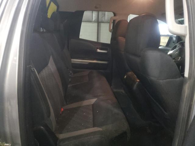5TFUY5F17GX506238 - 2016 TOYOTA TUNDRA DOUBLE CAB SR/SR5 SILVER photo 10