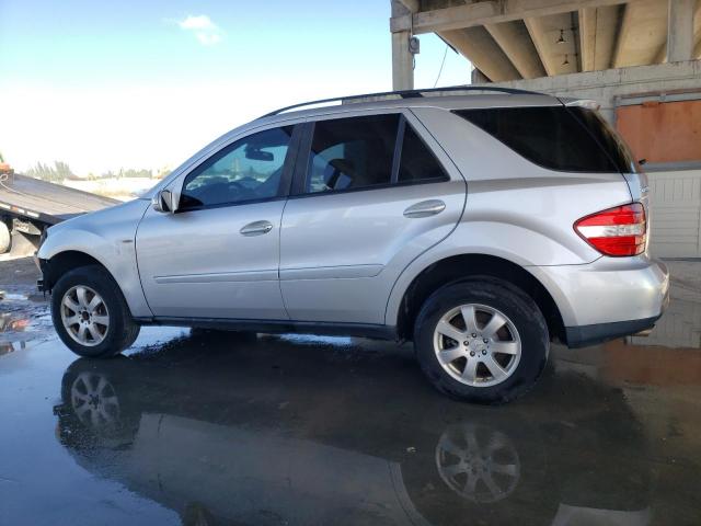 4JGBB86E57A169256 - 2007 MERCEDES-BENZ ML 350 SILVER photo 2