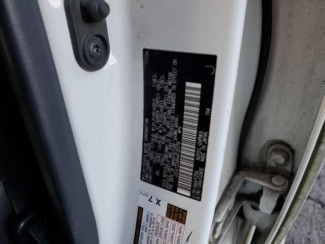 JTLKT324664120778 - 2006 TOYOTA SCION XB WHITE photo 13