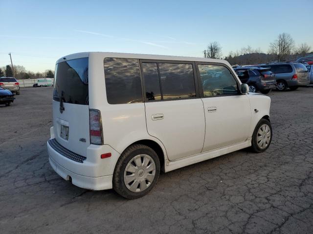 JTLKT324664120778 - 2006 TOYOTA SCION XB WHITE photo 3