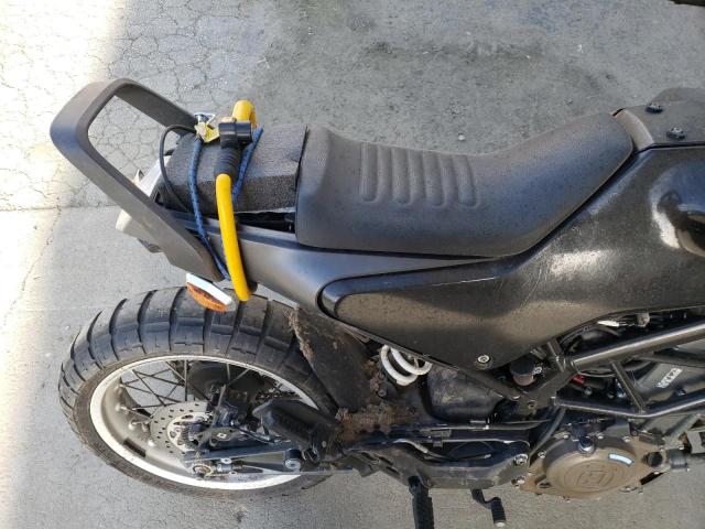 VBKUNJ404KM262388 - 2019 HUSQVARNA SVARTPILEN BLACK photo 6