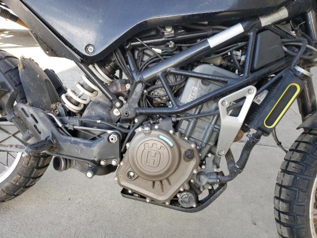 VBKUNJ404KM262388 - 2019 HUSQVARNA SVARTPILEN BLACK photo 7