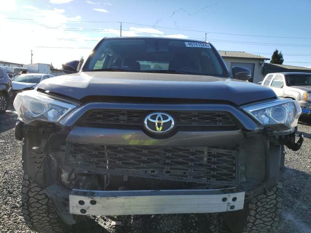 JTEBU5JR4K5735587 - 2019 TOYOTA 4RUNNER SR5 GRAY photo 5