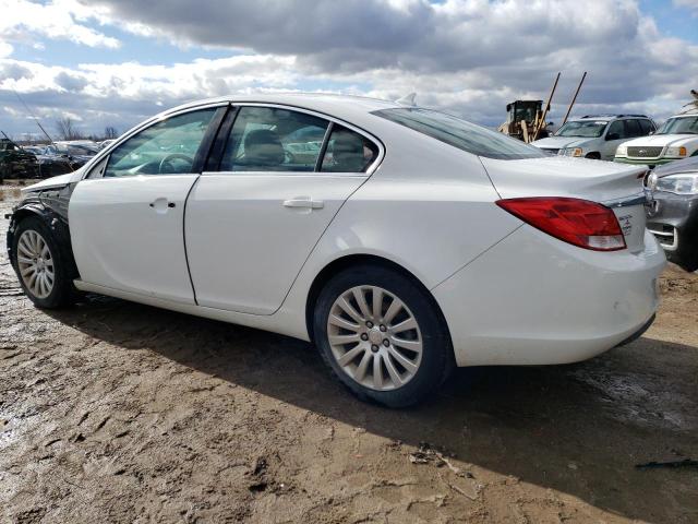 W04GT5GC2B1032202 - 2011 BUICK REGAL CXL WHITE photo 2