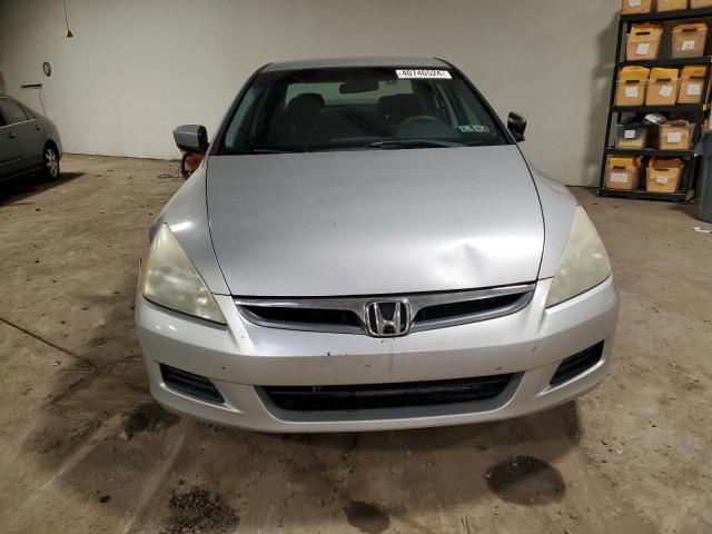 1HGCM56416A037622 - 2006 HONDA ACCORD LX SILVER photo 5