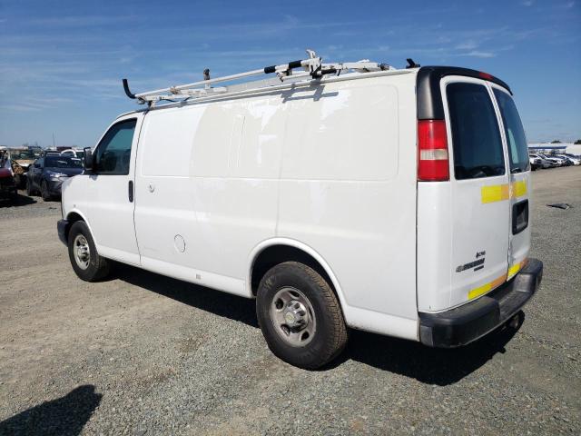 1GCWGFCB1C1109037 - 2012 CHEVROLET EXPRESS G2 WHITE photo 2