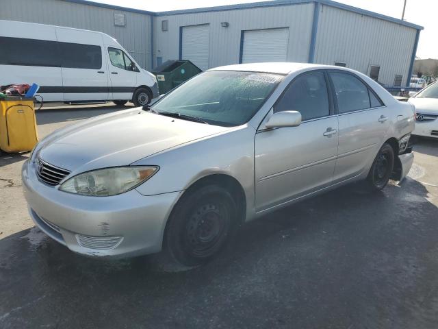 4T1BE32K65U548493 - 2005 TOYOTA CAMRY LE SILVER photo 1