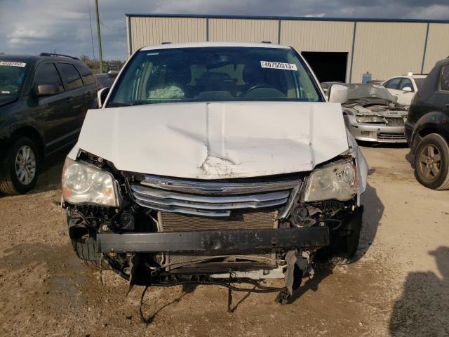 2C4RC1BG1ER158648 - 2014 CHRYSLER TOWN & COU TOURING WHITE photo 5