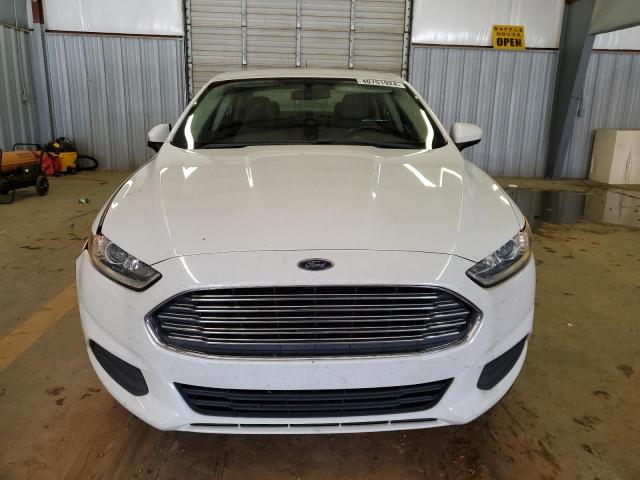 3FA6P0G70FR134613 - 2015 FORD FUSION S WHITE photo 5