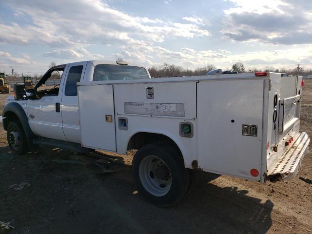 1FD0X5HT5FED69032 - 2015 FORD F550 SUPER WHITE photo 2