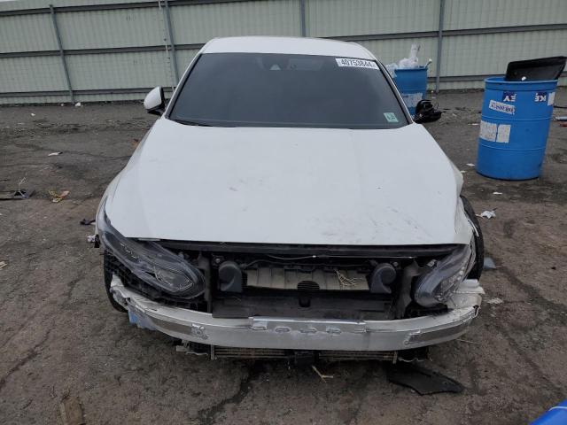 1HGCV1F15JA072944 - 2018 HONDA ACCORD LX WHITE photo 5