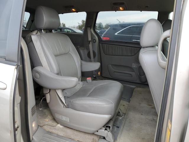 5TDBA22C96S055271 - 2006 TOYOTA SIENNA XLE SILVER photo 11